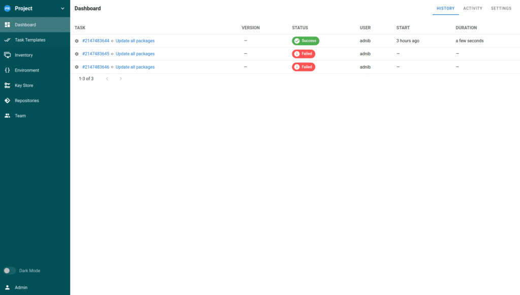 Die Weboberfläche von Semaphore. Man sieht 3 gelaufene Tasks, einer ist erfolgreich gelaufen, die anderen sind fehlgeschlagen. An der linken Seite gibt es eine bläuliche Menüleiste, in der die Punkte